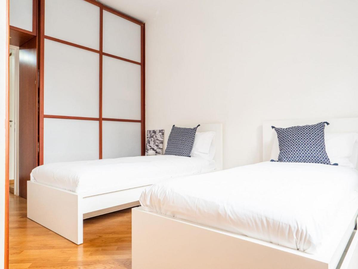 The Rent - Two-bedroom In Maciachini District Milan