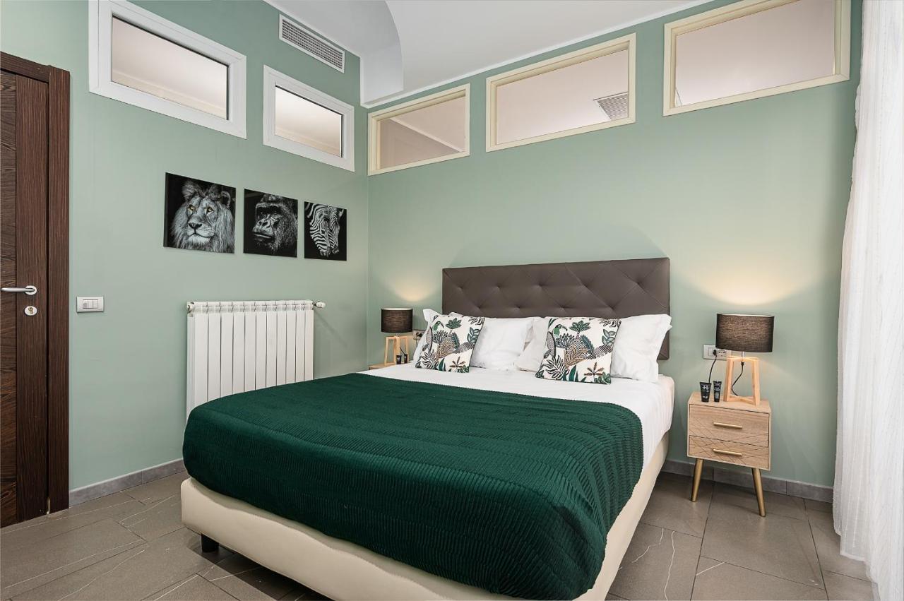 Large Design In The City Center Apartment