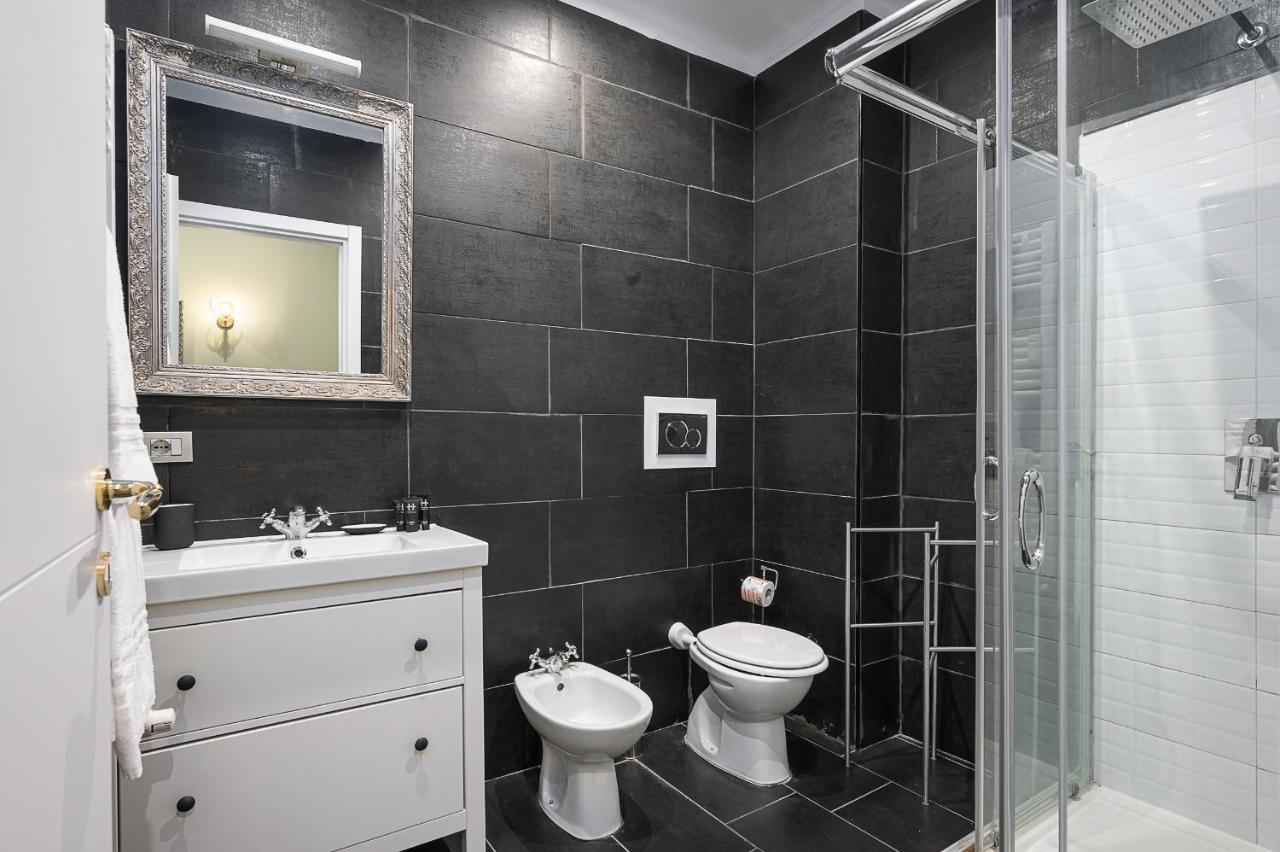 Large Design In The City Center Apartment