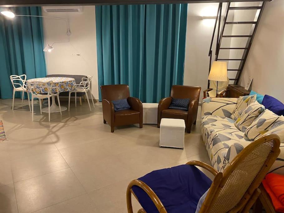 Open Space City Center Con Terrazzo E Due Bagni Apartamento