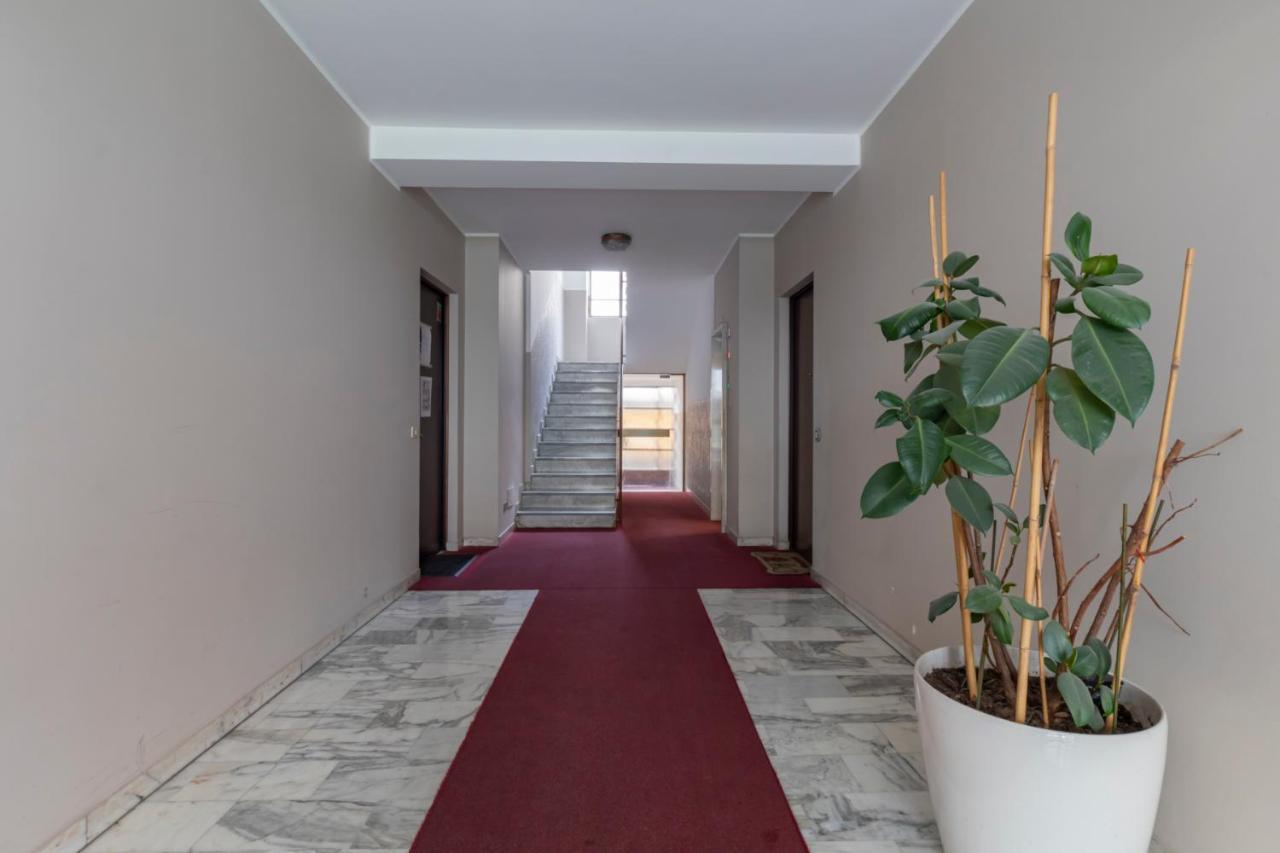 Appartamento Joivy Modern 2bed Flat With Balcony, 250m From M5 Foppa And M2 Sant'agostino Milano