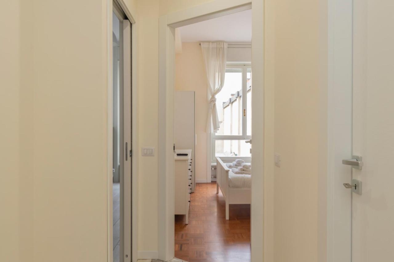Joivy Modern 2bed Flat With Balcony, 250m From M5 Foppa And M2 Sant'agostino Appartamento Milano