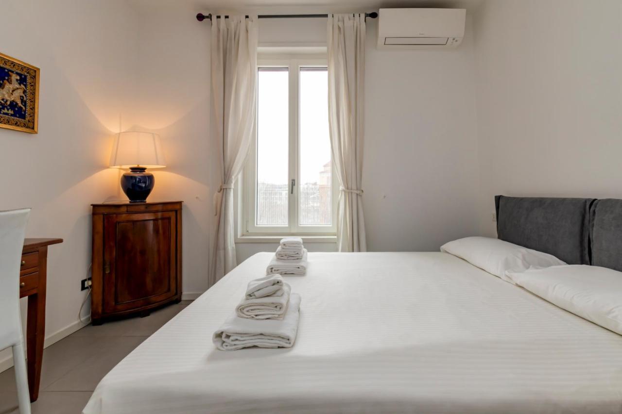 Cosy 1 Bed Flat With Terrace Appartamento Milano