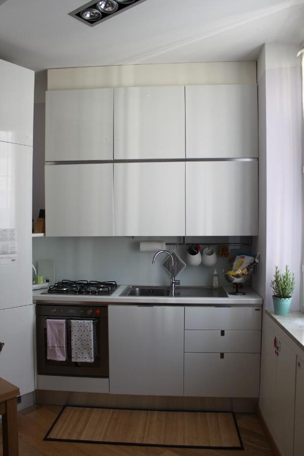 Apartment Squisito In Stabile Vecchia Milan