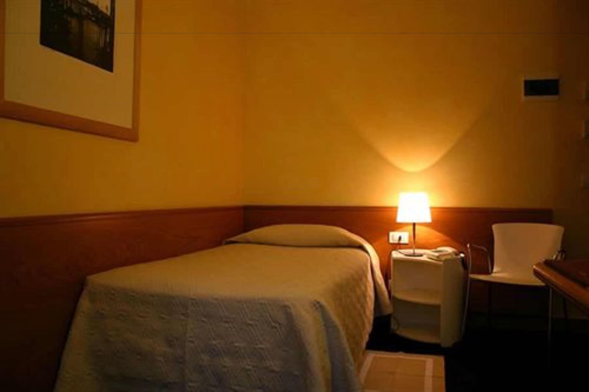 Club Hotel