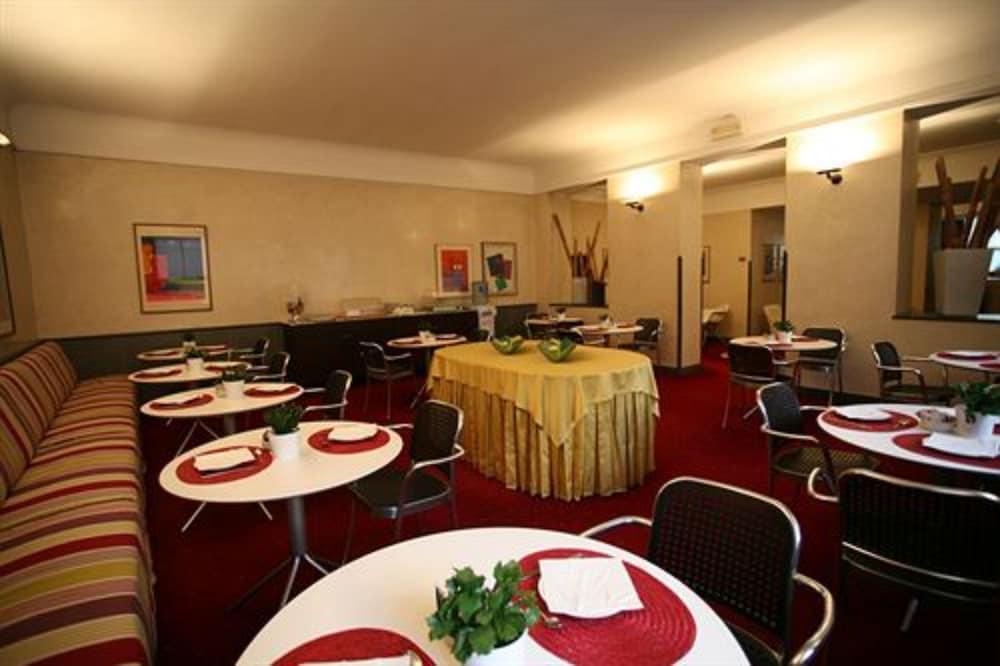 Club Hotel 3*