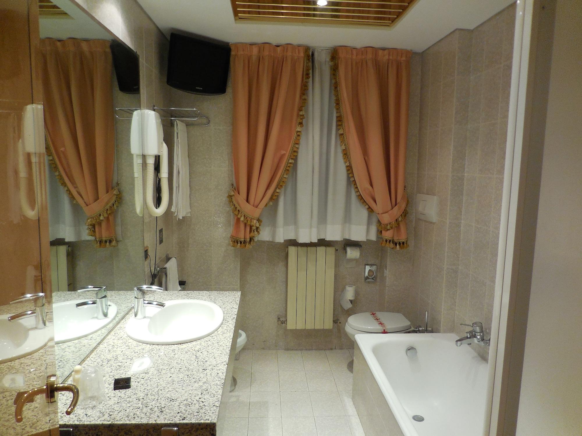 Roma Hotel