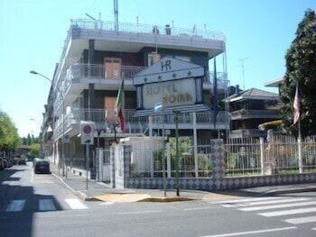 Roma Hotel 4*