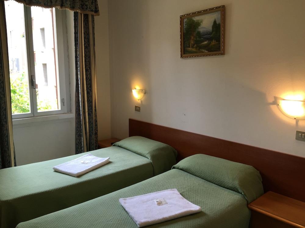 Hotel Adelchi Milan