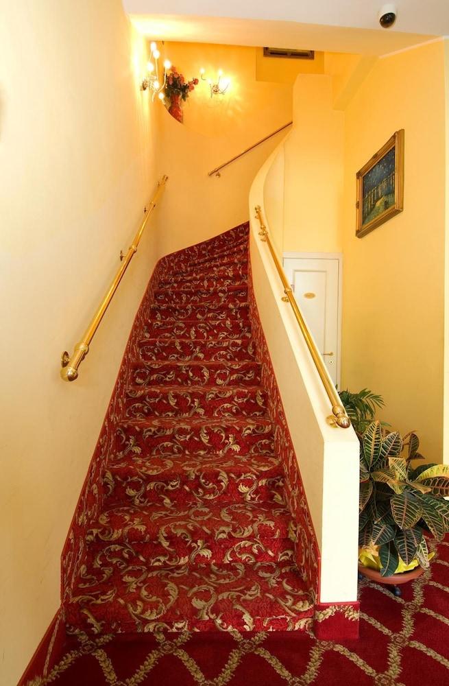 Hotel Cinque Giornate 3*