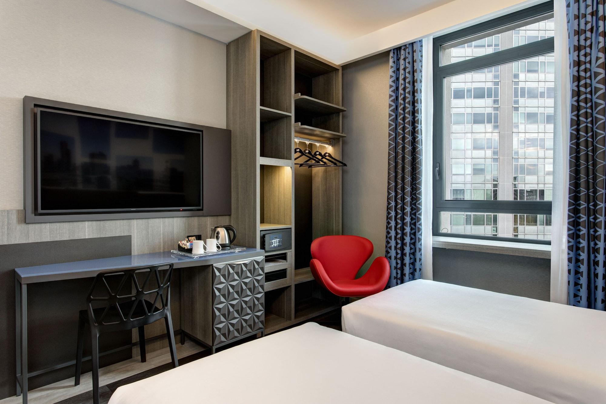 Iq 4* Milano