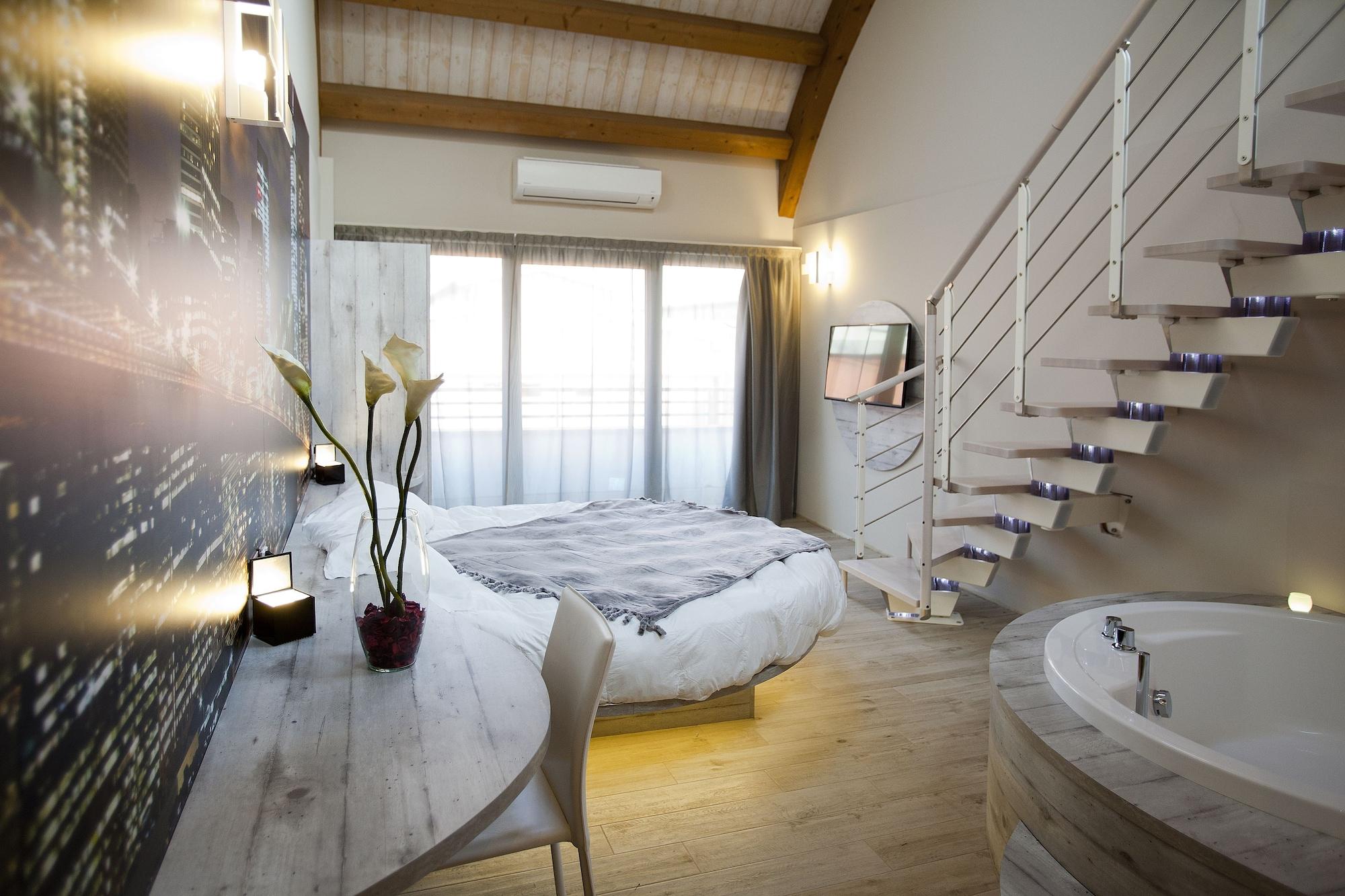 Hotel Seven