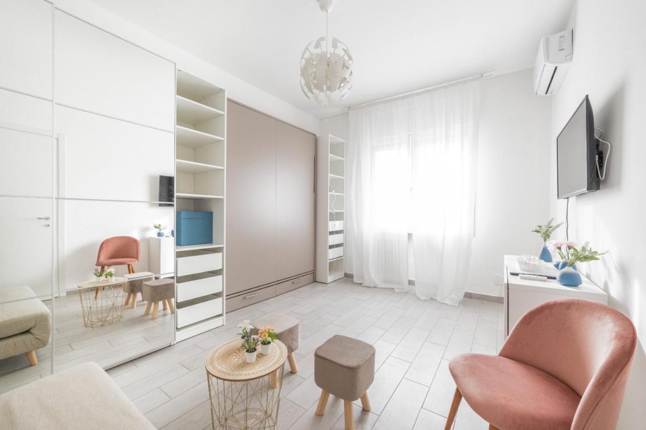 Piazza Tripoli Bright Apartment Milan