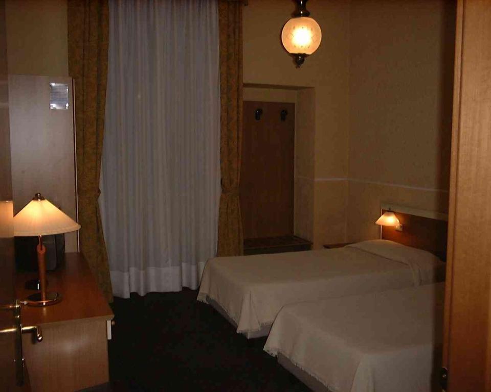Johnny Hotel 3*