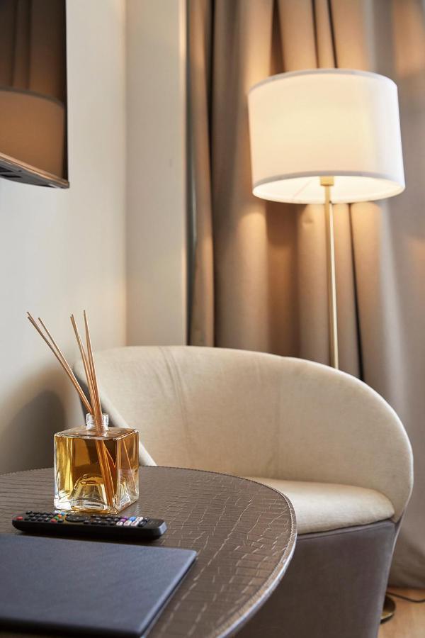 Prestige Boutique -piazza Duomo Milan