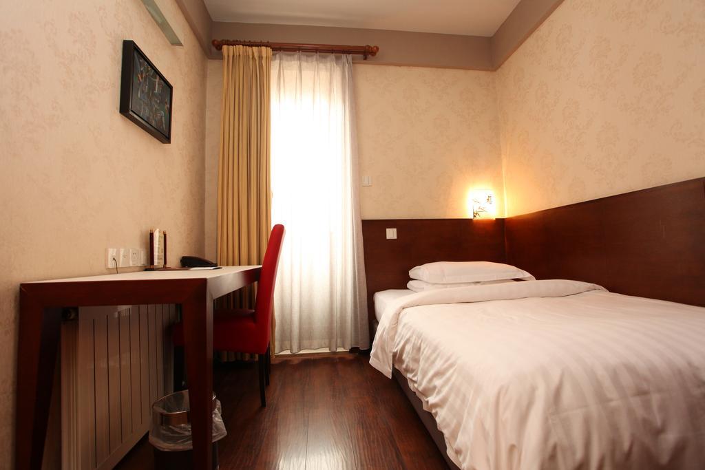 Huaxia Hotel Milan