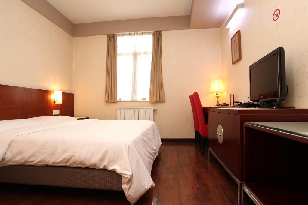 Huaxia Hotel