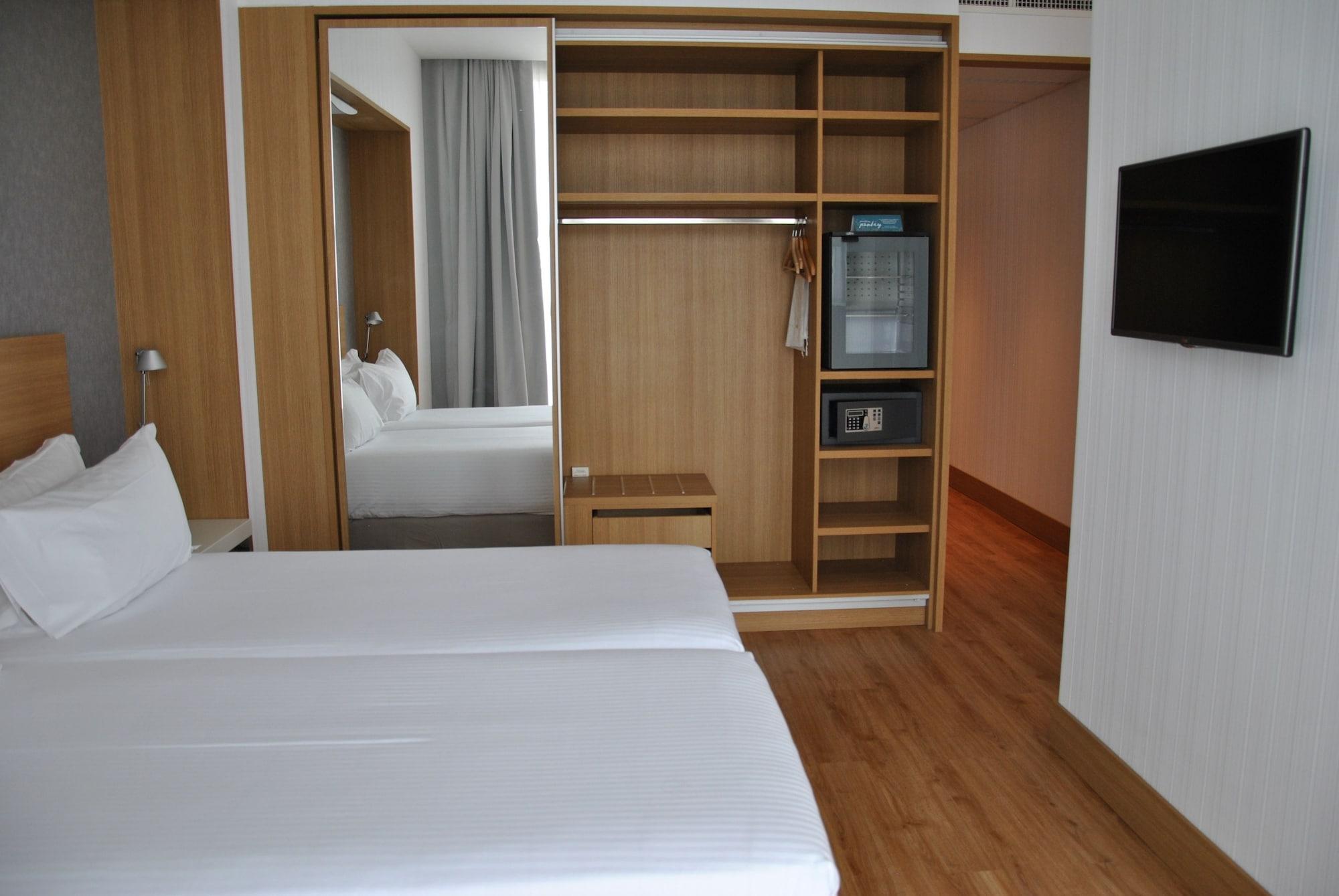 Hilton Garden North 4*