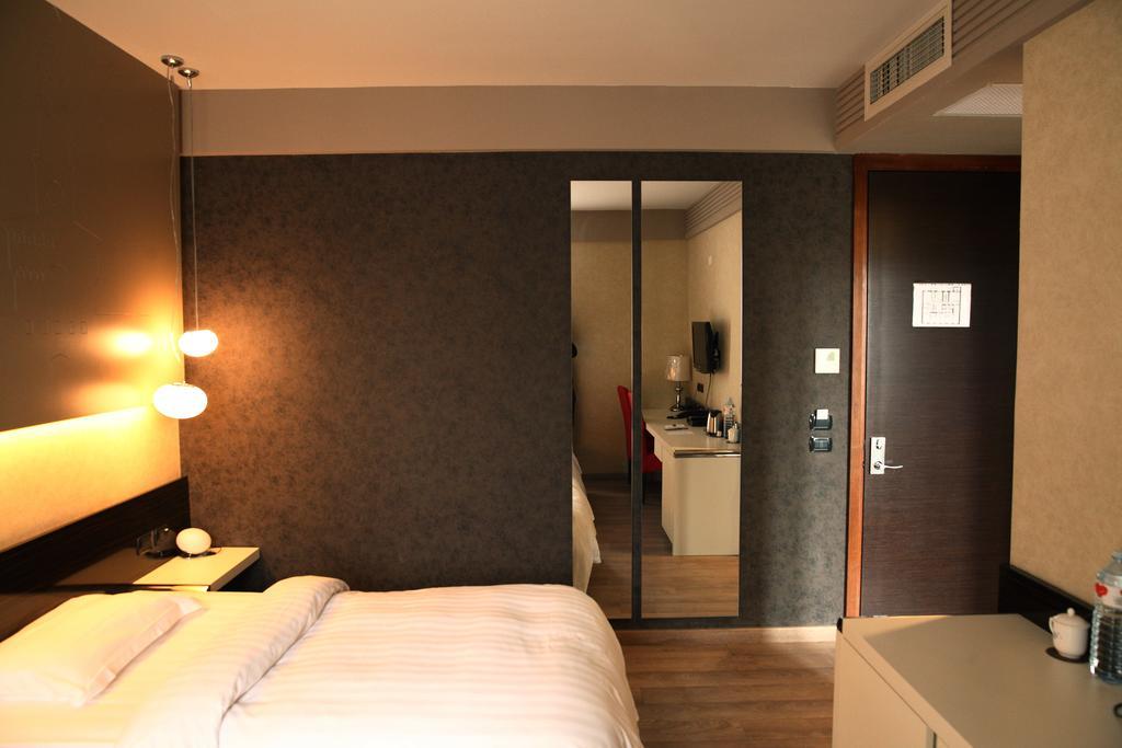 Hotel Huaxia 4*