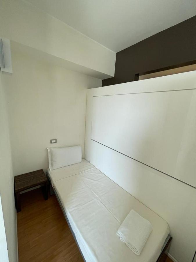 Hotel Ih *