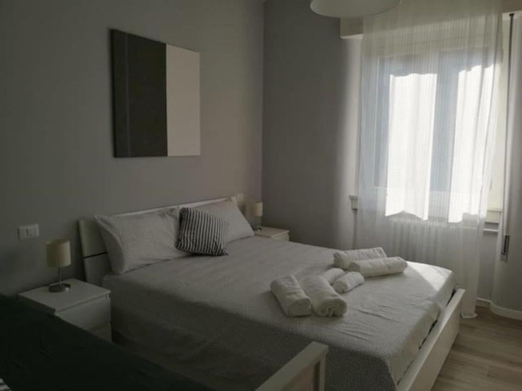Con Grande Terrazzo In Via Lomellina - Lome 527 Milan