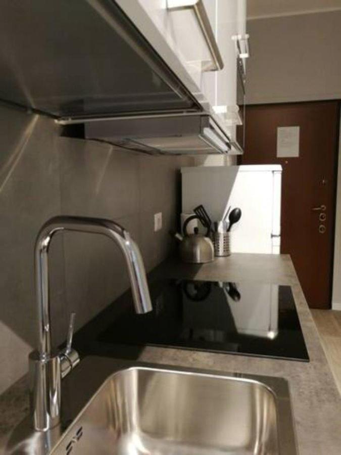 Con Grande Terrazzo In Via Lomellina - Lome 527 *
