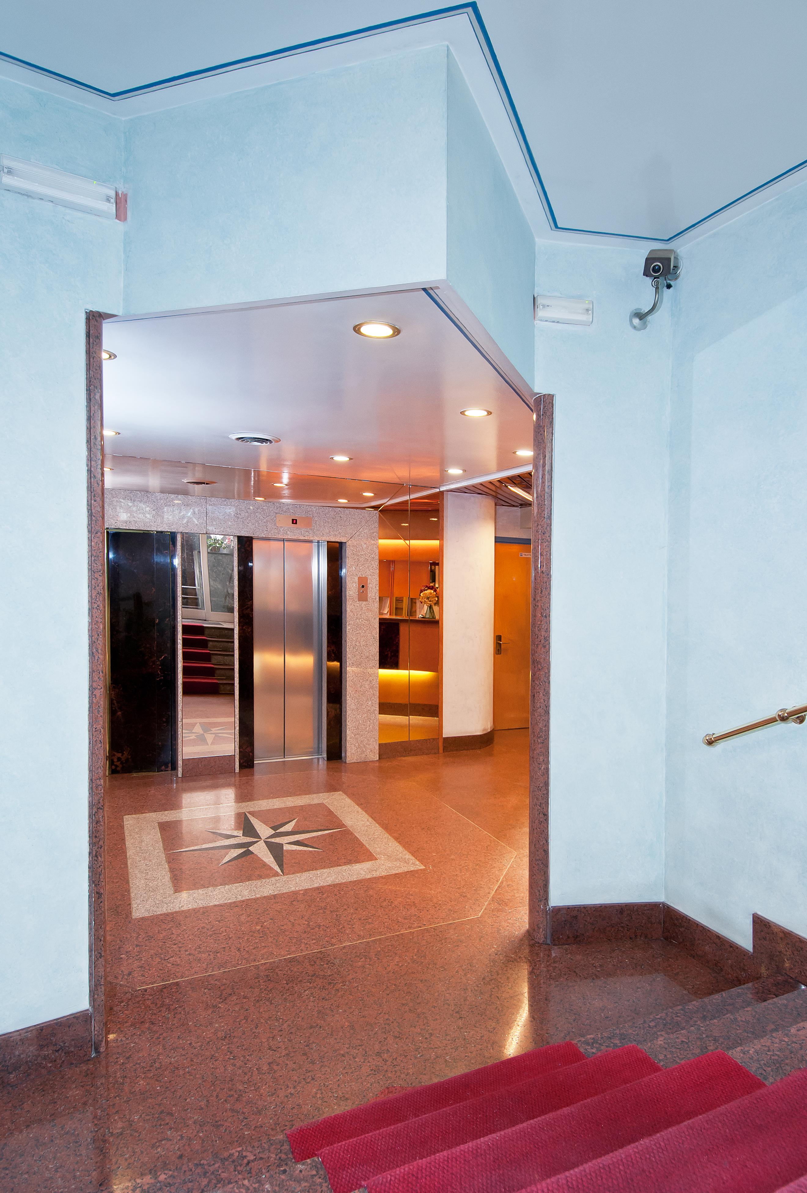 Lido Hotel 3*