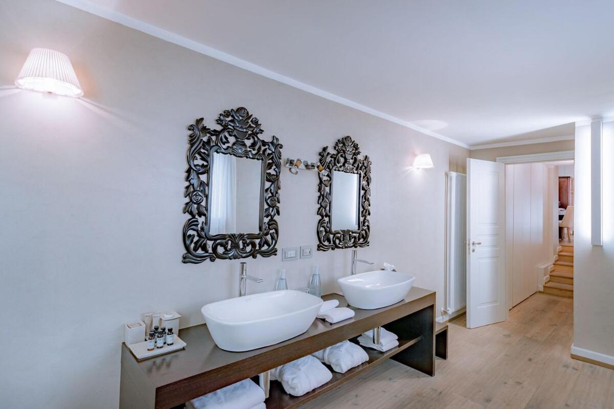 Townhouse 33 Hotel