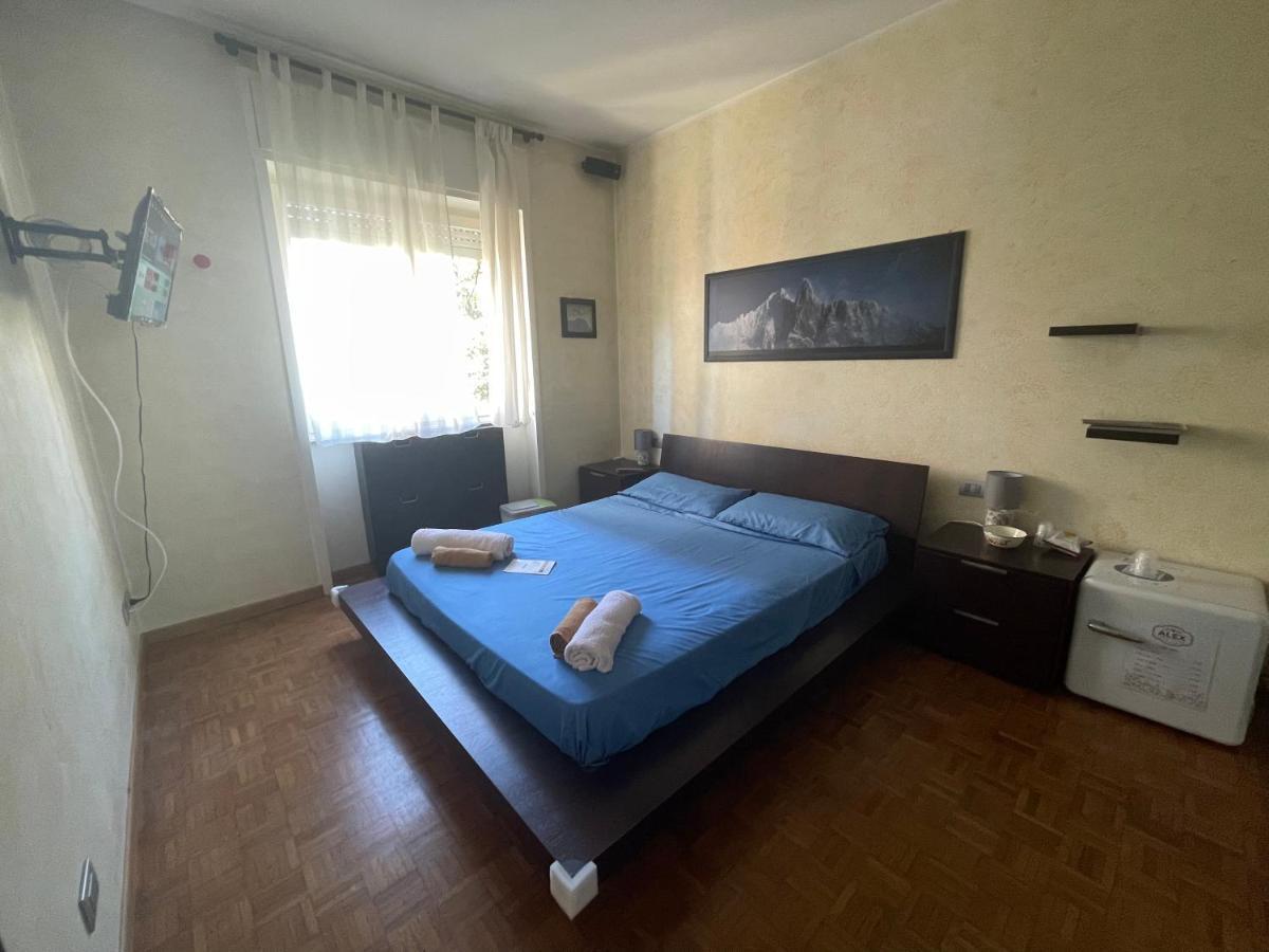 Impeccable In Next To M1 Metro 10 Mins Away From Duomo Wi-fi Feel Like Bed & Breakfast *