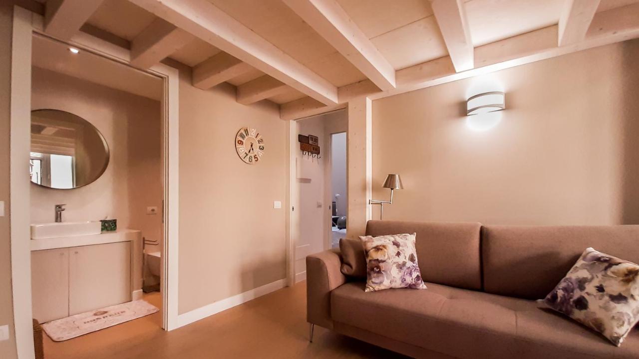 Joivy Sophisticated 2 Bedroom Loft For 4 * Milano