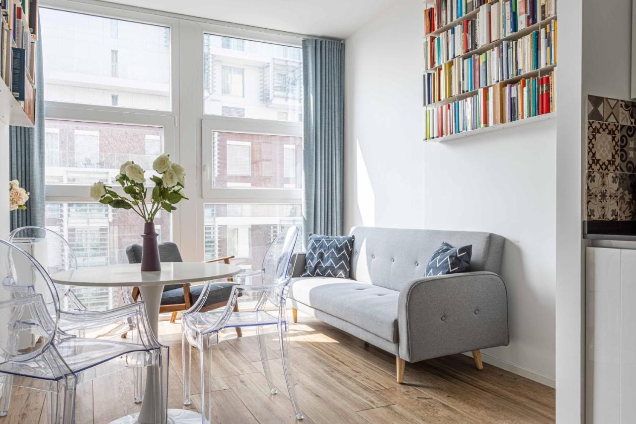 Luxnest I Porta Nuova - Via Pirelli Milan