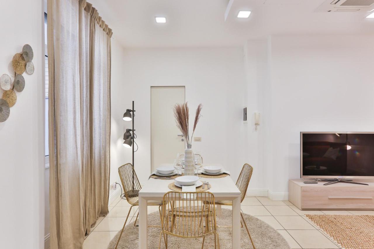 Apartment Easylife - Elegante E Rifinito Vista Duomo In Piazza San Babila Milan