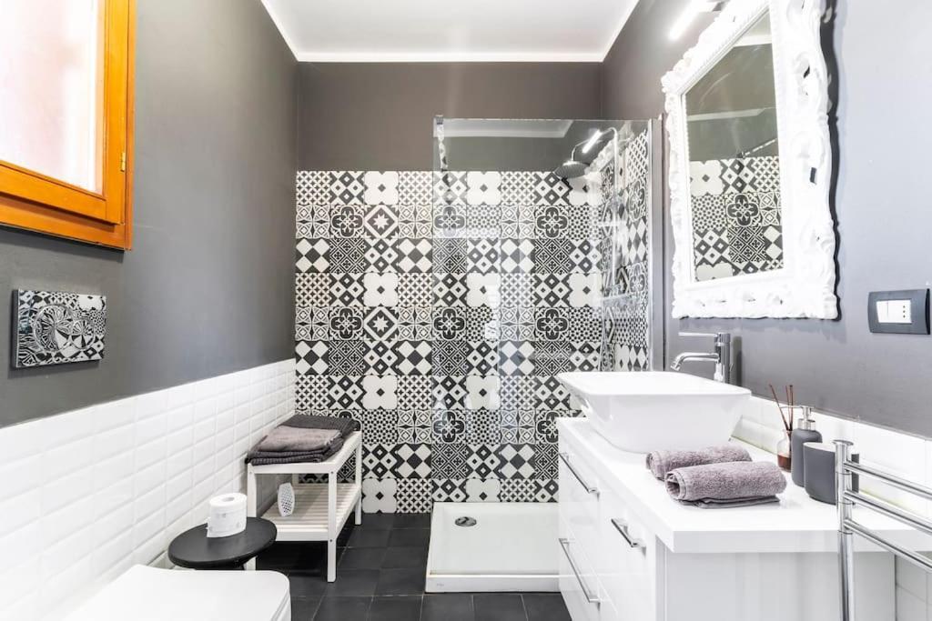 Appartamento Black & White Flat In Naviglio/ Porta Genova