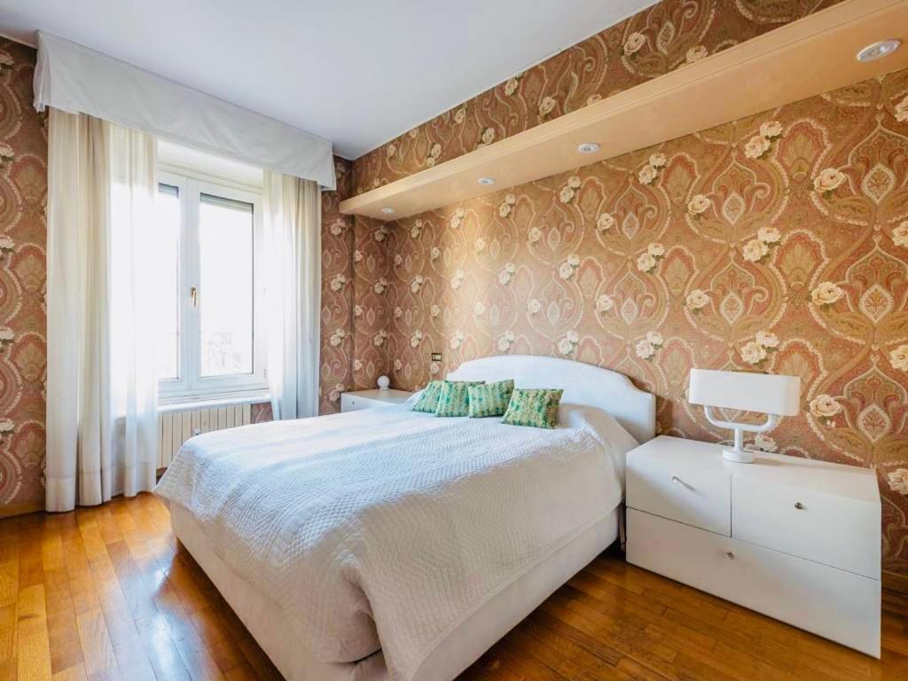 Apartment Luxury Design Place Repubblica Station Milan