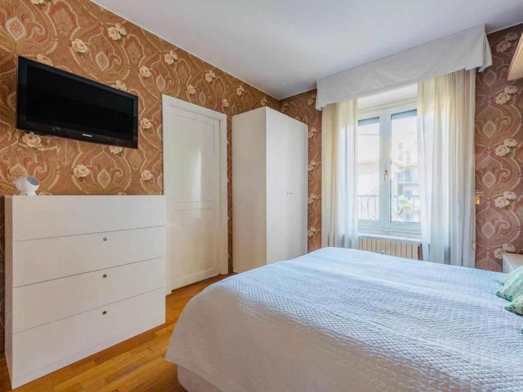 Apartment Luxury Design Place Repubblica Station Milan