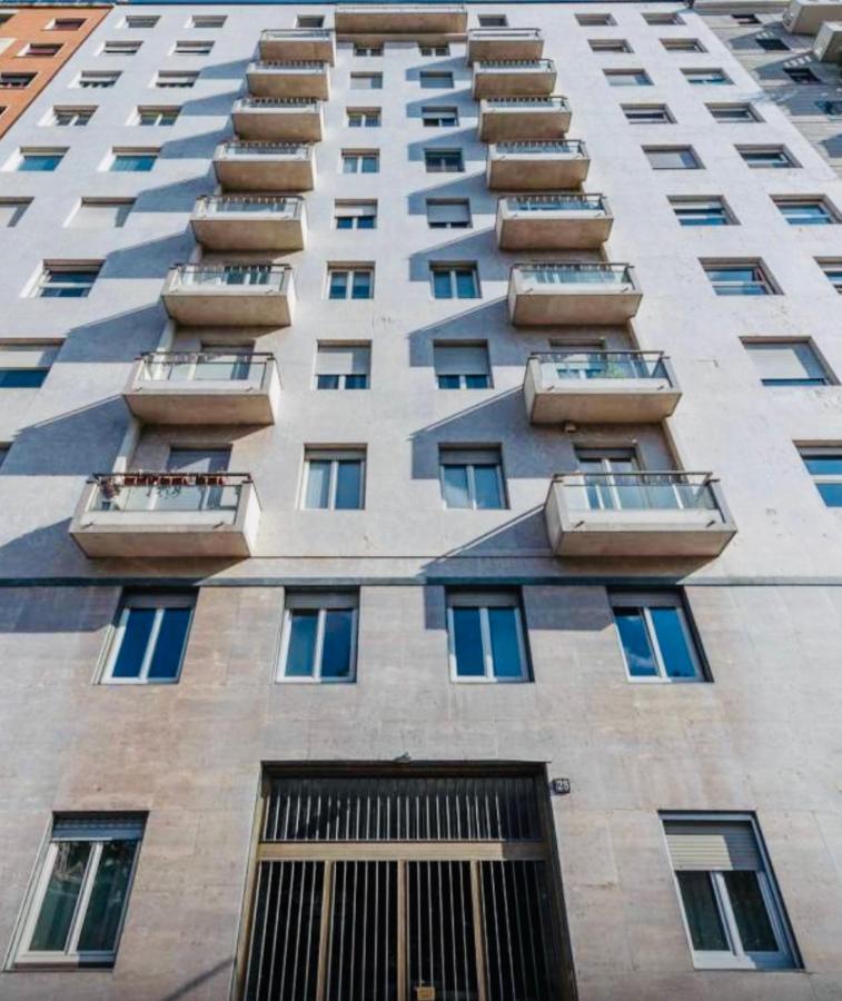 Apartment Luxury Design Place Repubblica Station Milan