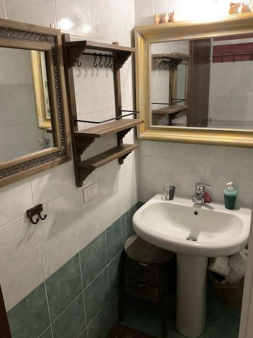 Isolab: Monolocale In Zona Isola Apartamento *