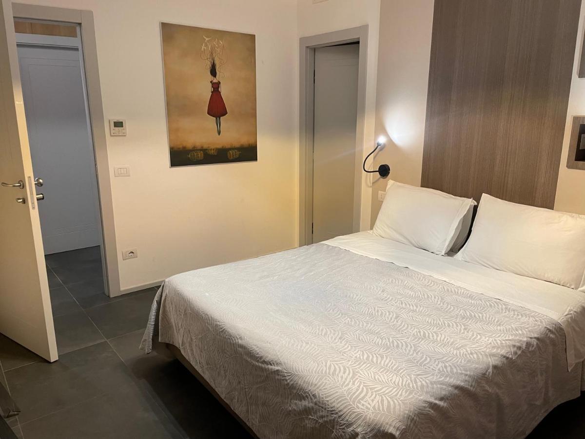Guest house Enjoy Garden - Flavio Baracchini 9 - Milan
