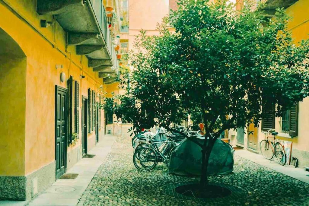 Casa Navi - Typical House By Navigli * Milan
