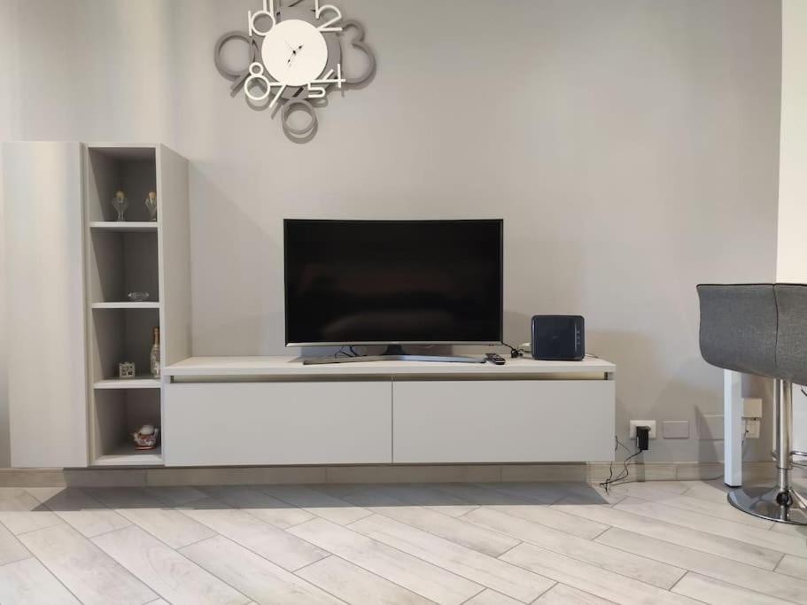 Ampio Bilocale In Zona Porta Vittoria / Corso Lodi Apartamento Milão
