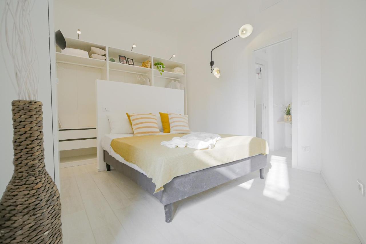 Cont36 -total White- Esclusive Milan