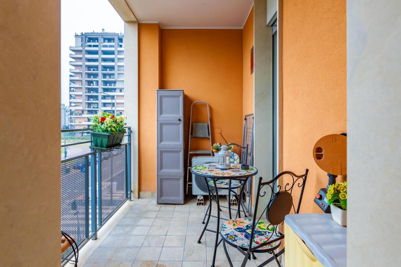 Apartment Balcony Apt *