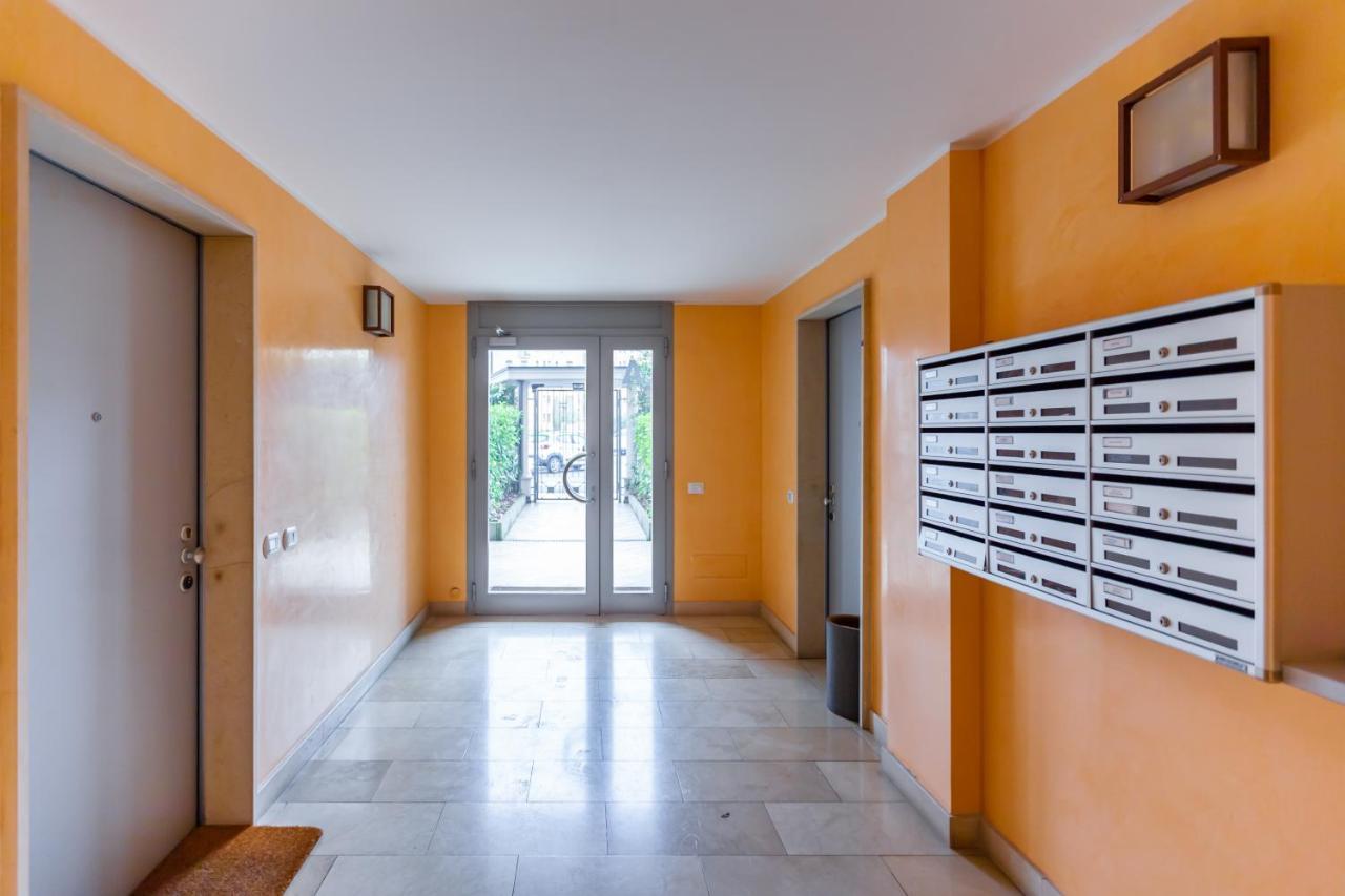 Balcony Apt * Milan