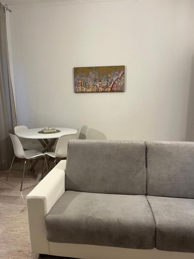 Ampio Bilocale A Appartamento Milano