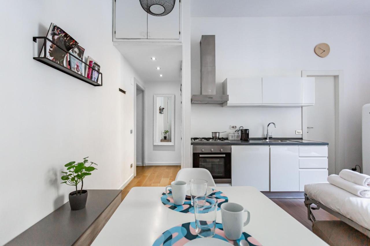 Isola Cozy Studio - M3 Maciachini & Zara Underground Apartment Milan