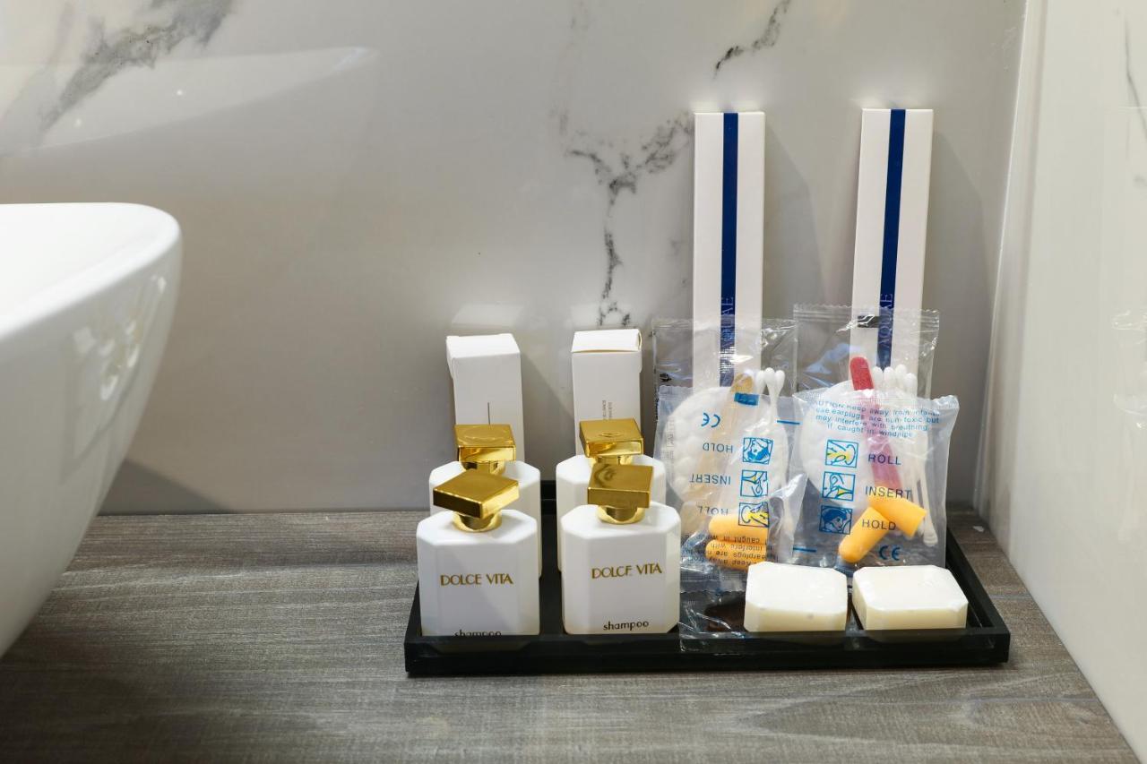 Prestige Boutique -piazza Duomo Milan