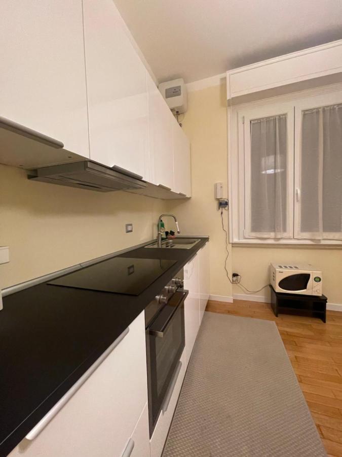 Easy Italy Balcony Apartment *