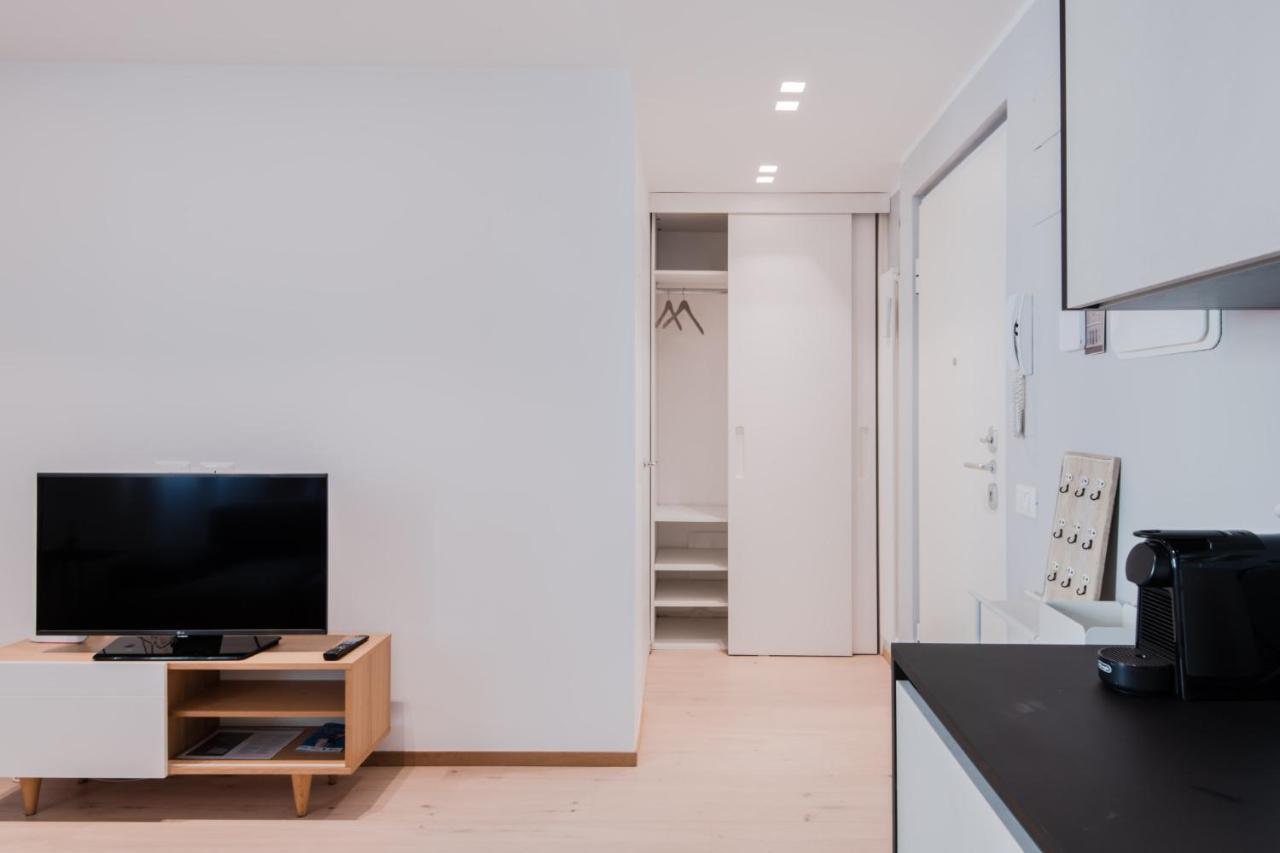 Easylife: Modern Near Porta Venezia And Indro Montanelli Park Apartment Milan