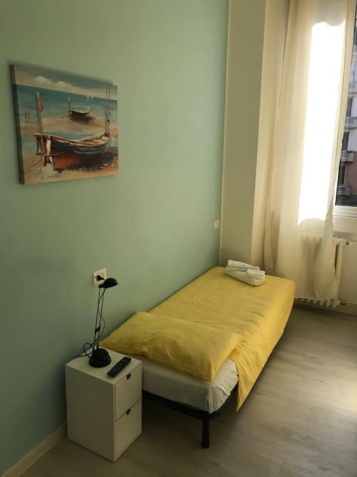 Apartamento In Zona Bocconi Milão