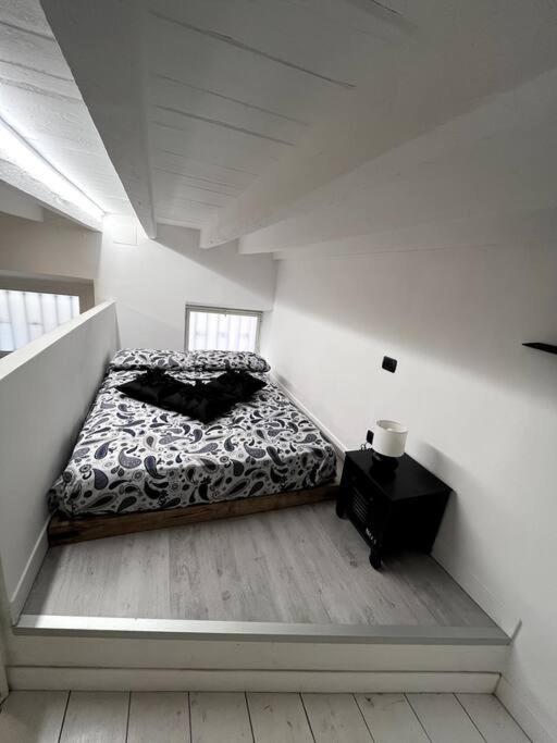 Amazing Little Loft In The Center Of Apartment Milan